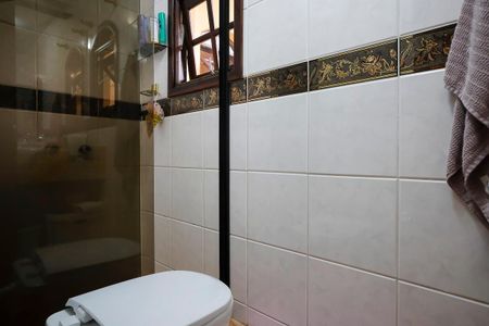 Casa à venda com 243m², 3 quartos e 3 vagasBanheiro da suíte 2