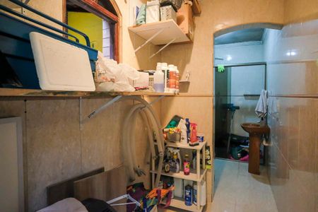 Casa à venda com 243m², 3 quartos e 3 vagasBanheiro do quintal