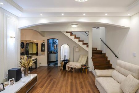 Casa à venda com 243m², 3 quartos e 3 vagasSala