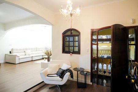 Casa à venda com 243m², 3 quartos e 3 vagasSala