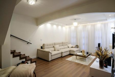Sala de casa para alugar com 3 quartos, 243m² em Nova Gerti, São Caetano do Sul