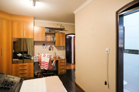 Casa à venda com 243m², 3 quartos e 3 vagasSuíte 2