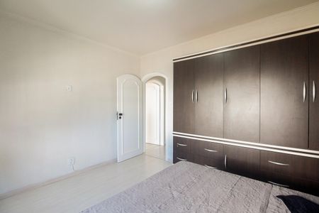 Casa à venda com 225m², 4 quartos e 3 vagas Casa à venda com 225m², 4 quartos e 3 vagasQuarto 1