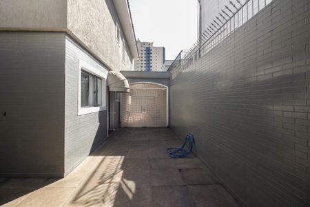 Casa à venda com 225m², 4 quartos e 3 vagas Casa à venda com 225m², 4 quartos e 3 vagasQuintal