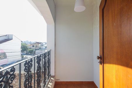 Casa à venda com 225m², 4 quartos e 3 vagas Casa à venda com 225m², 4 quartos e 3 vagasSuíte - Varanda