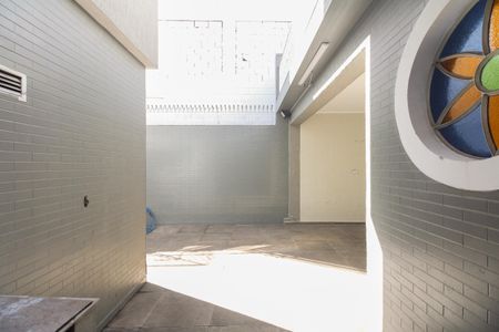 Casa à venda com 225m², 4 quartos e 3 vagas Casa à venda com 225m², 4 quartos e 3 vagasQuintal