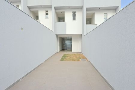 Casa à venda com 89m², 2 quartos e 2 vagas Casa à venda com 89m², 2 quartos e 2 vagasGaragem