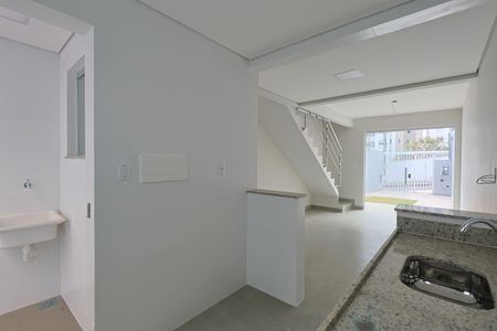 Casa à venda com 89m², 2 quartos e 2 vagas Casa à venda com 89m², 2 quartos e 2 vagasCozinha