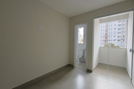 Casa à venda com 89m², 2 quartos e 2 vagas Casa à venda com 89m², 2 quartos e 2 vagasSuíte