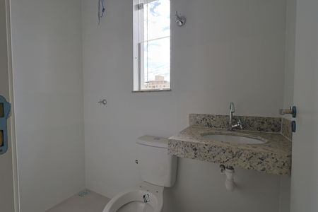 Casa à venda com 89m², 2 quartos e 2 vagas Casa à venda com 89m², 2 quartos e 2 vagasBanheiro da Suíte