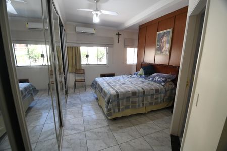 Casa à venda com 337m², 3 quartos e 4 vagasSuíte 2