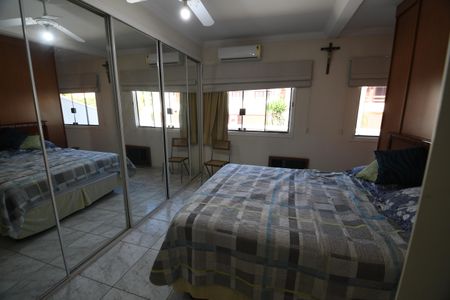 Casa à venda com 337m², 3 quartos e 4 vagasSuíte 2