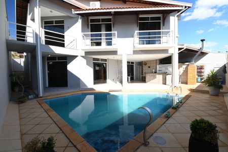 Casa à venda com 337m², 3 quartos e 4 vagasÁrea comum - Piscina