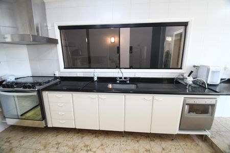 Casa à venda com 337m², 3 quartos e 4 vagasCozinha