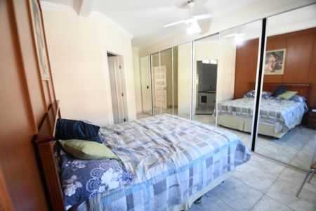 Casa à venda com 337m², 3 quartos e 4 vagasSuíte 2