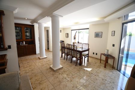 Casa à venda com 337m², 3 quartos e 4 vagasSala de Jantar