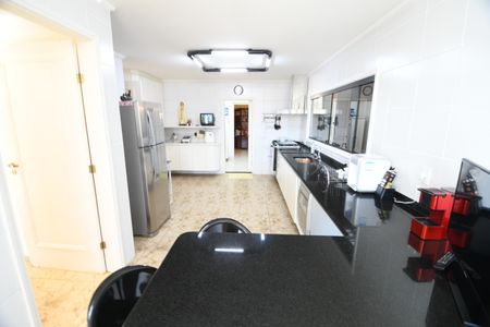 Casa à venda com 337m², 3 quartos e 4 vagasCozinha