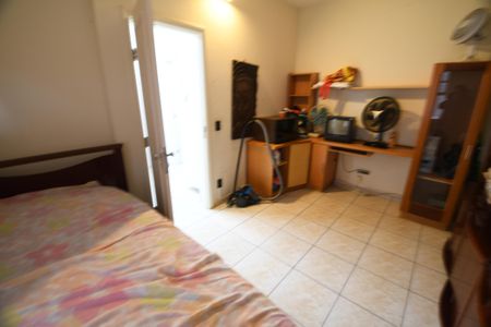 Casa à venda com 337m², 3 quartos e 4 vagasQuarto de Serviço