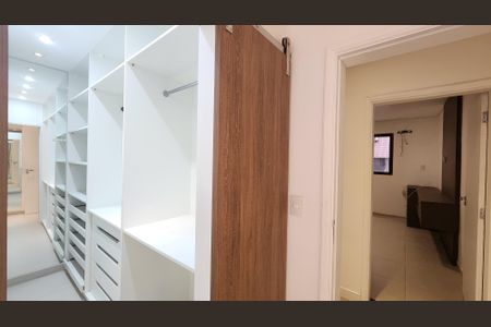 Apartamento para alugar com 174m², 3 quartos e 2 vagas Apartamento para alugar com 174m², 3 quartos e 2 vagasCloset da suíte 1
