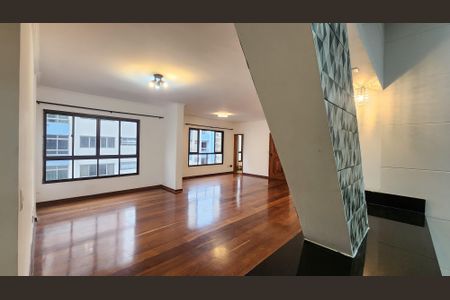 Apartamento para alugar com 174m², 3 quartos e 2 vagas Apartamento para alugar com 174m², 3 quartos e 2 vagasSala