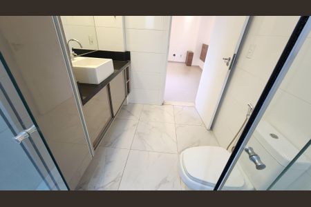 Apartamento para alugar com 174m², 3 quartos e 2 vagas Apartamento para alugar com 174m², 3 quartos e 2 vagasBanheiro da Suíte 1