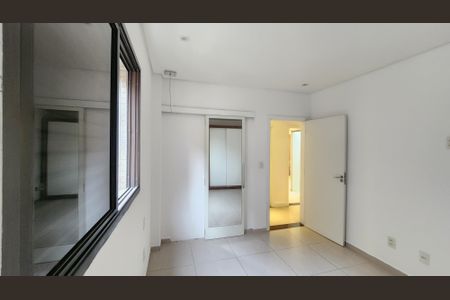 Apartamento para alugar com 174m², 3 quartos e 2 vagas Apartamento para alugar com 174m², 3 quartos e 2 vagasSuíte 2