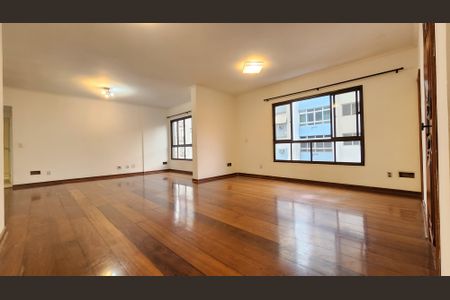 Apartamento para alugar com 174m², 3 quartos e 2 vagas Apartamento para alugar com 174m², 3 quartos e 2 vagasSala