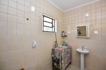 Casa de condomínio à venda com 150m², 2 quartos e 3 vagasBanheiro