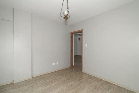 Quarto de apartamento para alugar com 3 quartos, 72m² em Petrópolis, Porto Alegre