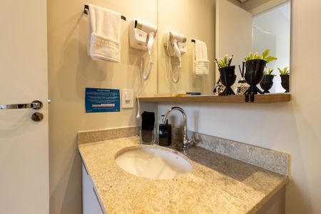 Apartamento à venda com 29m², 1 quarto e sem vaga Apartamento à venda com 29m², 1 quarto e sem vagaBanheiro da Suíte