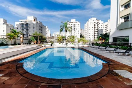 Apartamento para alugar com 270m², 3 quartos e 2 vagas Apartamento para alugar com 270m², 3 quartos e 2 vagasÁrea comum - Piscina