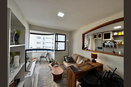 Sala de apartamento à venda com 2 quartos, 68m² em Barra da Tijuca, Rio de Janeiro
