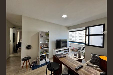 Sala de apartamento à venda com 2 quartos, 68m² em Barra da Tijuca, Rio de Janeiro