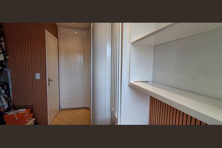 Casa à venda com 200m², 3 quartos e 4 vagas Casa à venda com 200m², 3 quartos e 4 vagasEscritório