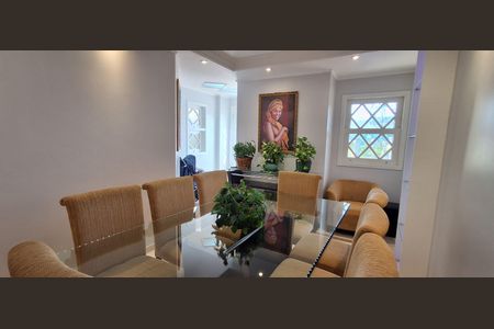 Casa à venda com 200m², 3 quartos e 4 vagas Casa à venda com 200m², 3 quartos e 4 vagasSala de Jantar