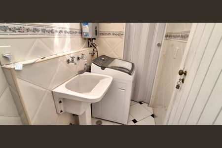 Casa à venda com 200m², 3 quartos e 4 vagas Casa à venda com 200m², 3 quartos e 4 vagasÁrea de Serviço