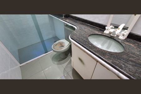 Casa à venda com 200m², 3 quartos e 4 vagas Casa à venda com 200m², 3 quartos e 4 vagasBanheiro Social