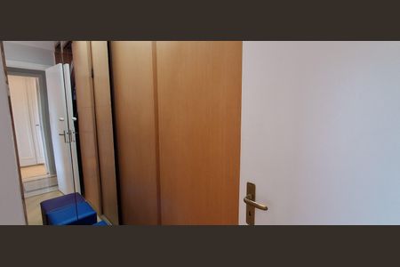 Casa à venda com 200m², 3 quartos e 4 vagas Casa à venda com 200m², 3 quartos e 4 vagasCloset