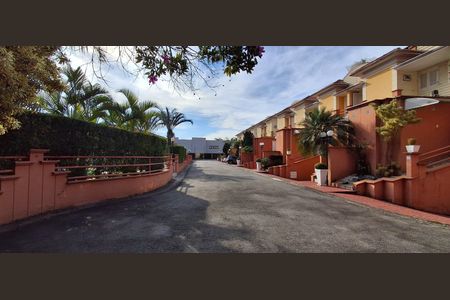 Casa à venda com 200m², 3 quartos e 4 vagas Casa à venda com 200m², 3 quartos e 4 vagasÁrea comum