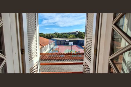 Casa à venda com 200m², 3 quartos e 4 vagas Casa à venda com 200m², 3 quartos e 4 vagasVaranda