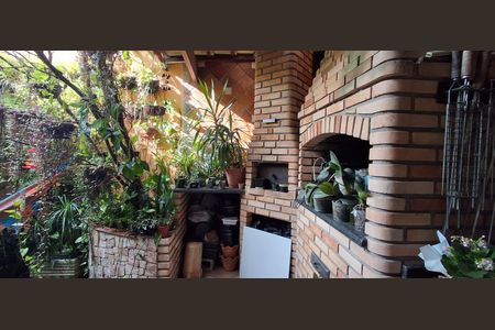 Casa à venda com 200m², 3 quartos e 4 vagas Casa à venda com 200m², 3 quartos e 4 vagasQuintal