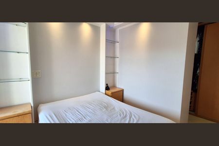 Casa à venda com 200m², 3 quartos e 4 vagas Casa à venda com 200m², 3 quartos e 4 vagasSuíte