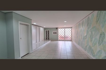 Casa à venda com 200m², 3 quartos e 4 vagas Casa à venda com 200m², 3 quartos e 4 vagasÁrea comum - Salão de festas