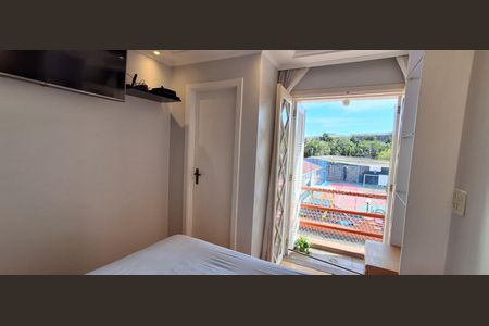 Casa à venda com 200m², 3 quartos e 4 vagas Casa à venda com 200m², 3 quartos e 4 vagasSuíte