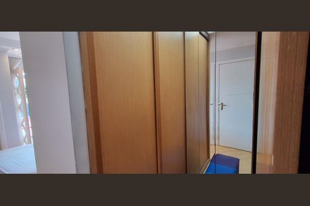 Casa à venda com 200m², 3 quartos e 4 vagas Casa à venda com 200m², 3 quartos e 4 vagasCloset