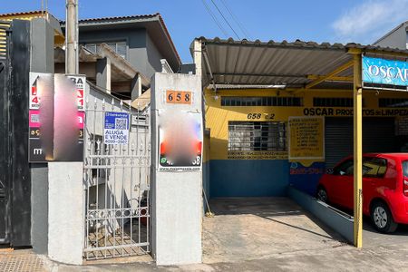 Casa à venda com 259m², 2 quartos e 3 vagasFachada + Placa