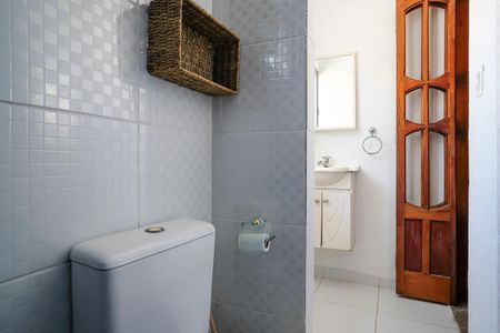 Casa à venda com 259m², 2 quartos e 3 vagasBanheiro da suíte