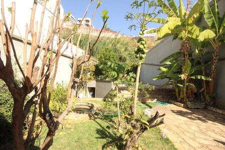 Casa à venda com 268m², 4 quartos e 4 vagasQuintal