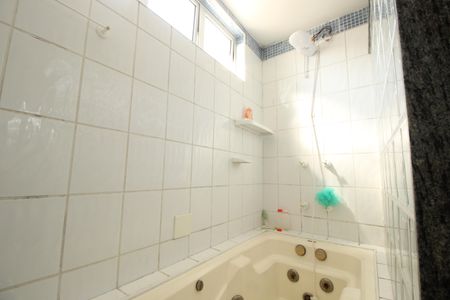 Casa à venda com 268m², 4 quartos e 4 vagasBanheiro Social