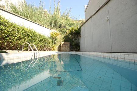 Casa à venda com 268m², 4 quartos e 4 vagasPiscina